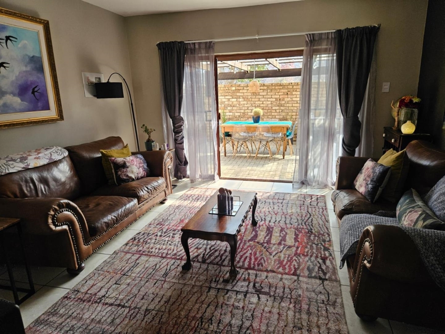 To Let 2 Bedroom Property for Rent in Miederpark North West